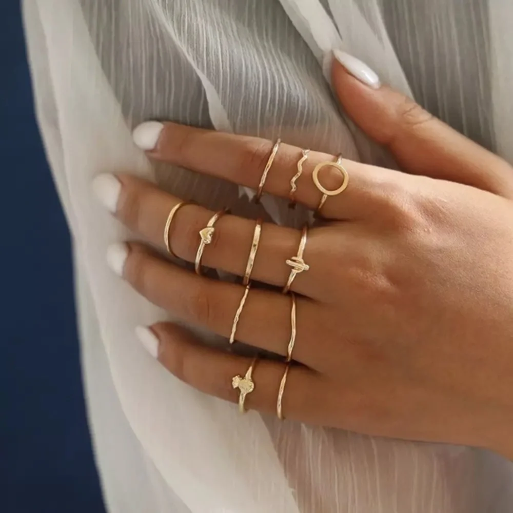 3/$30 💛 Dainty Ring Set